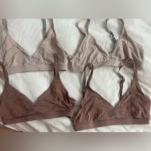 Ivivva set of 4 sports bras size 14 adjustable straps in great condition